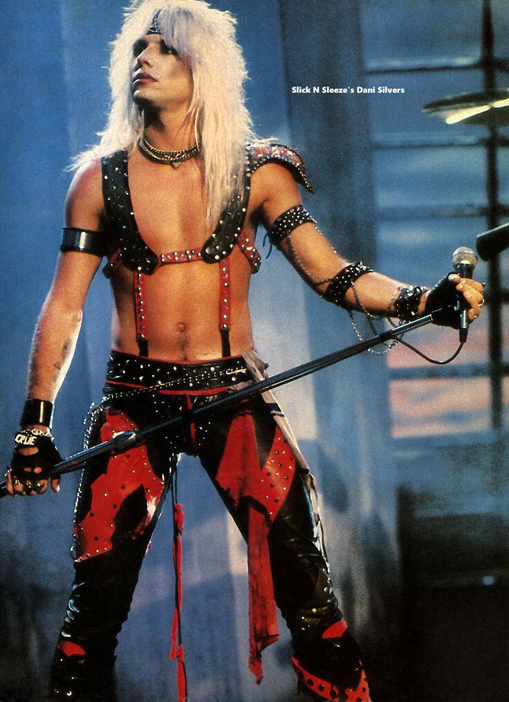 Every band's gotta have their token pretty blonde...